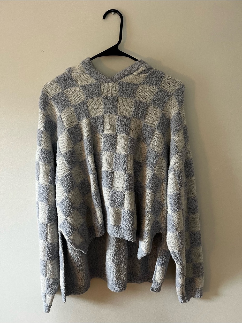 Pink Lily high-low blue and white checkered sweatshirt